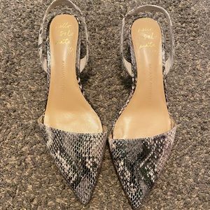 BANANA REPUBLIC HEELED FLATS
